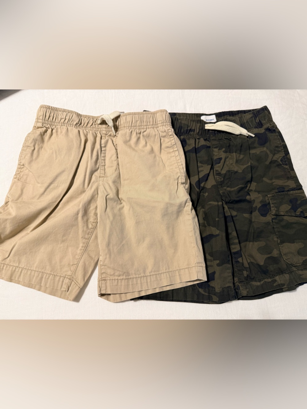 Bundle of 2 Old Navy Khaki and camouflage Drawstring Waist Shorts size M(8)